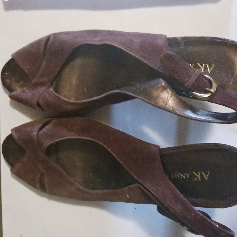 Anne Klein Brown Open Toe Slingback shoes w 4" heels